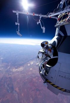 a_baa-Felix-Baumgartner-Space-Jump.jpg